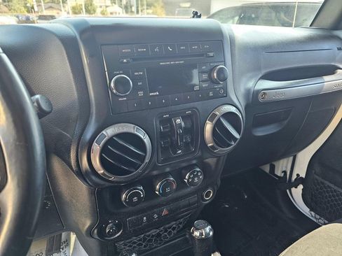 Used 2018 Jeep Wrangler Unlimited Sport S AWD/4WD image 24