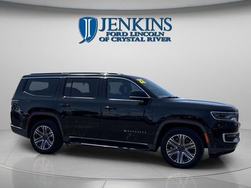 Used 2022 Jeep Wagoneer Series III w/ Rear Seat Video Group 1 image 7