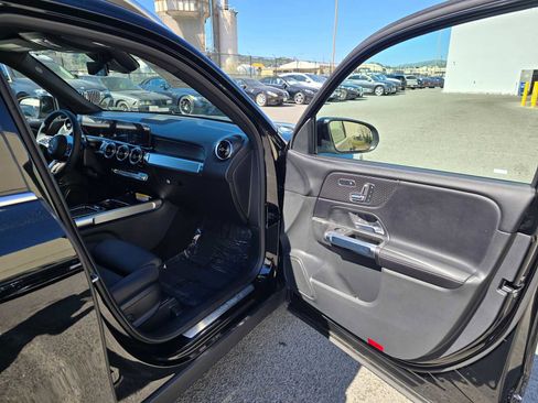 New 2026 Mercedes-Benz GLB 250 image 12