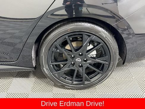 Used 2025 Nissan Sentra SR w/ Midnight Edition FWD image 4