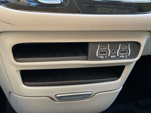 Used 2024 Chrysler Voyager LX image 29