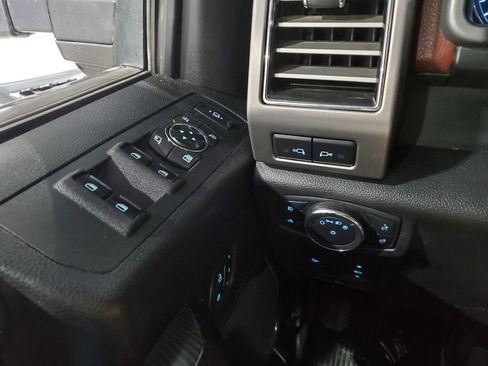 Used 2019 Ford F250 Platinum w/ Platinum Ultimate Package AWD/4WD image 40
