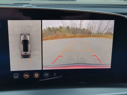 New 2026 Cadillac Lyriq Sport image 25