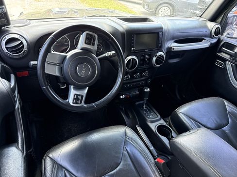 Used 2016 Jeep Wrangler Unlimited Rubicon AWD/4WD image 6