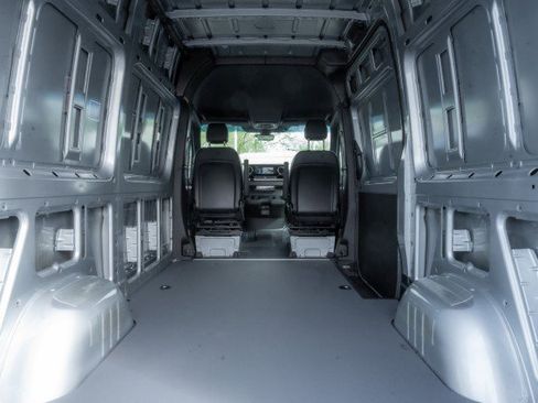 New 2025 Mercedes-Benz Sprinter 2500 image 10