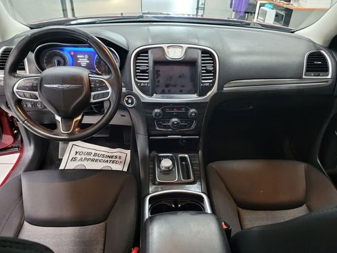 Used 2019 Chrysler 300 Touring w/ Driver Convenience Group RWD image 3