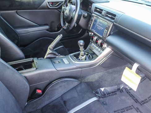 Used 2022 Toyota GR86 Premium image 17