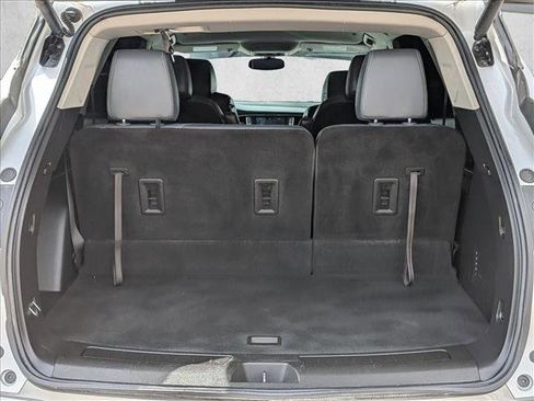 Used 2021 Buick Enclave Essence w/ Sound and Sites Package AWD/4WD image 6