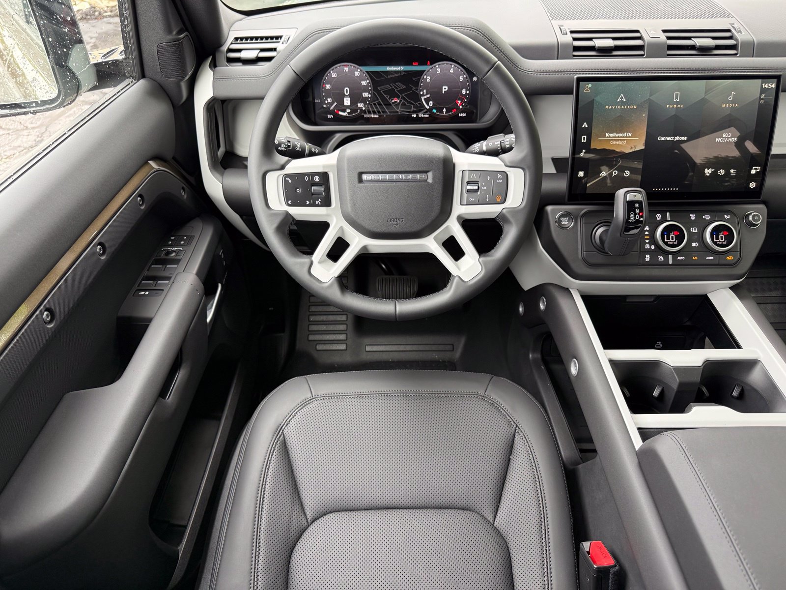 New 2026 Land Rover Defender 110 S AWD/4WD image 31