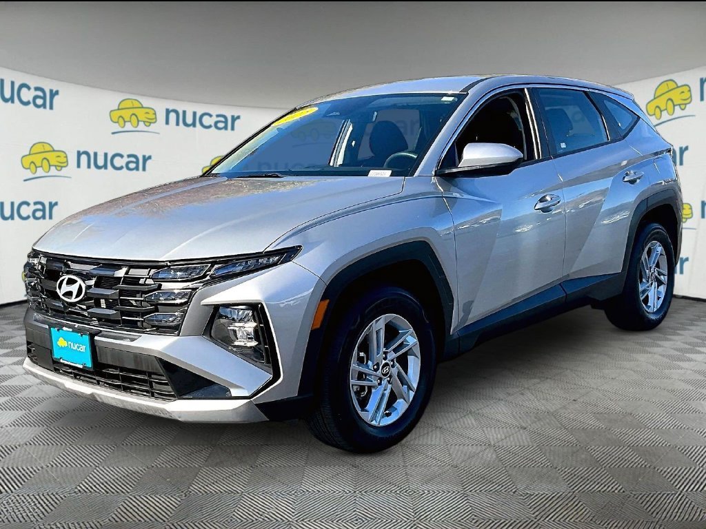 Used 2025 Hyundai Tucson SE AWD/4WD image 3
