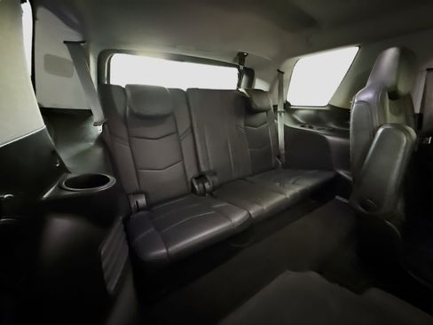 Used 2018 Cadillac Escalade Luxury AWD/4WD image 41