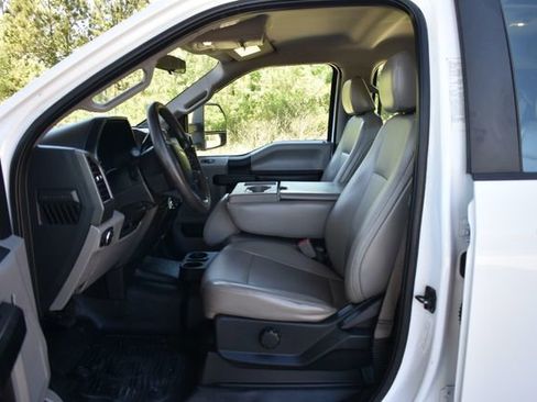 Used 2017 Ford F450 XL w/ Power Equipment Group image 12