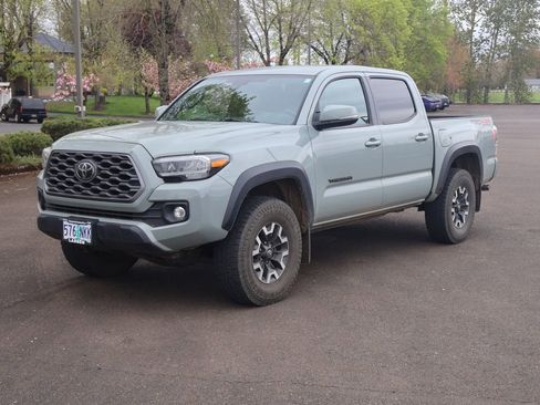 Used 2022 Toyota Tacoma TRD Off-Road w/ Technology Package AWD/4WD image 1