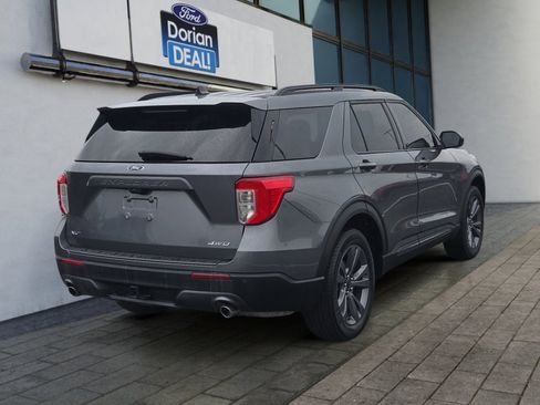 Certified 2023 Ford Explorer XLT w/ Equipment Group 202A AWD/4WD image 3