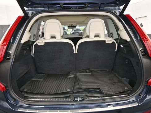 Used 2020 Volvo XC90 T5 Momentum w/ Protection Package image 36