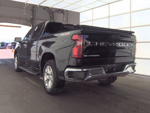 Used 2021 Chevrolet Silverado 1500 LT w/ Convenience Package II AWD/4WD image 6