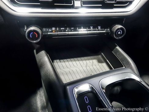 New 2026 Chevrolet Equinox EV LT image 18