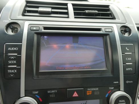 Used 2013 Toyota Camry XLE FWD image 23