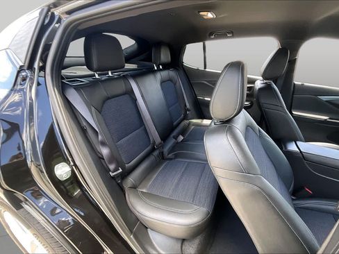 Used 2025 Buick Envista Preferred w/ Convenience I Package FWD image 20