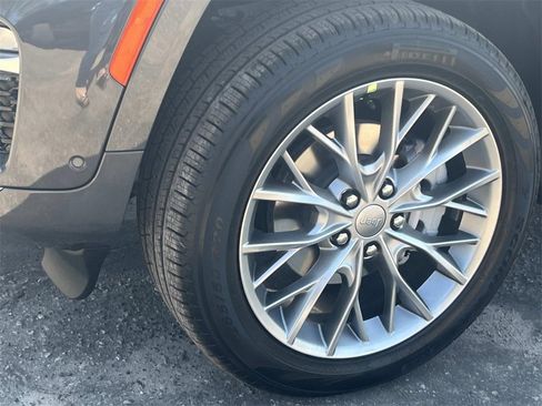 New 2025 Jeep Grand Cherokee Summit image 9