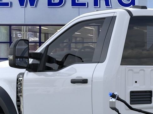New 2025 Ford F450 XL w/ XL Chrome Package AWD/4WD image 20