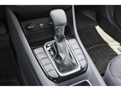 Used 2020 Hyundai Ioniq SE FWD image 31