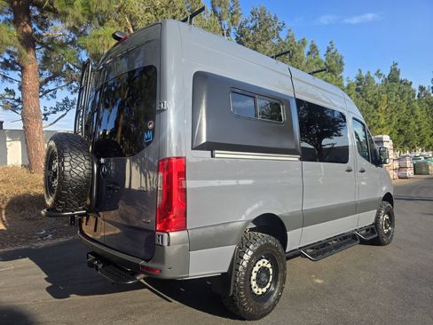 Used 2021 Mercedes-Benz Sprinter 2500 image 8