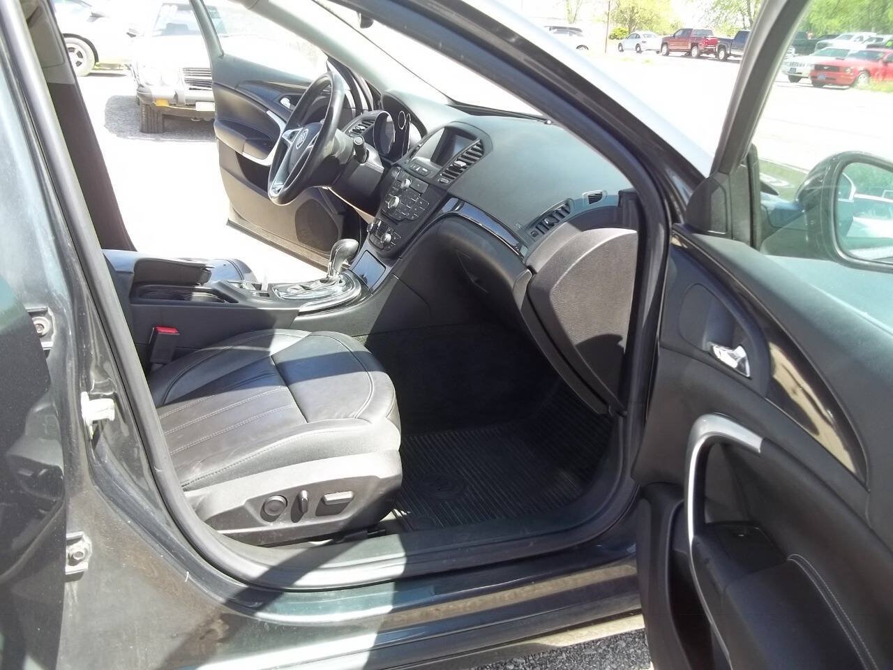 Used 2013 Buick Regal Premium FWD image 11