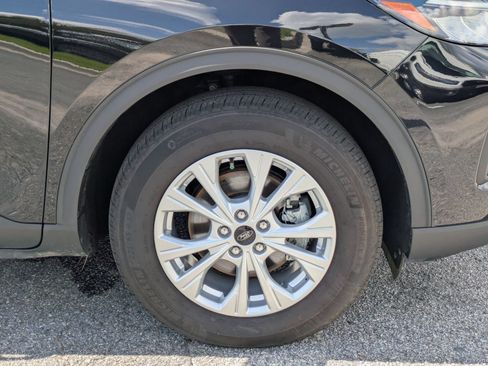 Certified 2025 Ford Escape Active FWD image 7