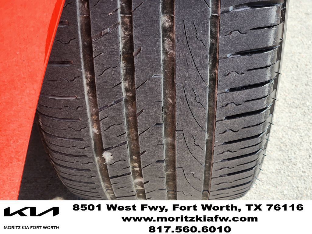 Used 2021 Dodge Charger SXT w/ Blacktop Package RWD image 10