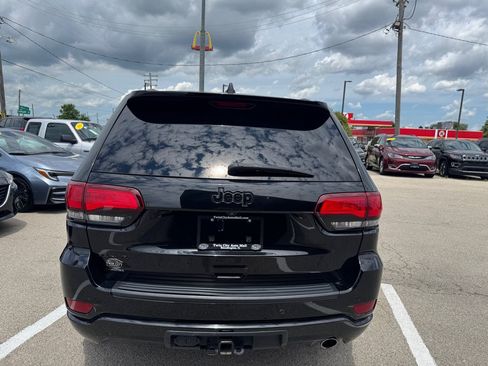 Used 2019 Jeep Grand Cherokee Altitude AWD/4WD image 6