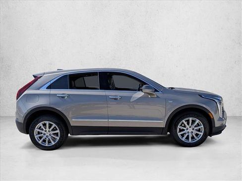 Used 2023 Cadillac XT4 Luxury image 4