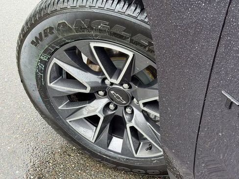 Used 2022 Chevrolet Tahoe Z71 w/ Luxury Package image 13