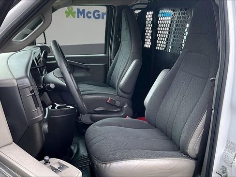 Used 2024 GMC Savana 2500 w/ Driver Convenience Package image 17