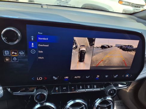 Used 2024 Chevrolet Blazer EV LT AWD/4WD image 8