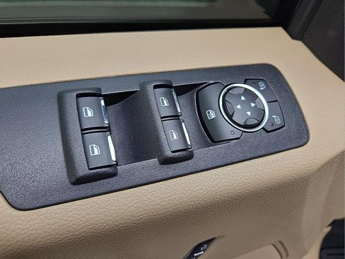 Used 2017 Ford F150 XLT w/ Equipment Group 302A Luxury AWD/4WD image 15