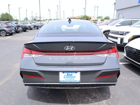 New 2026 Hyundai Elantra Sport FWD image 21