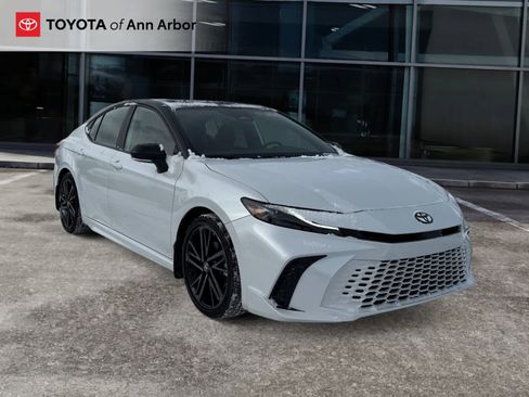 Certified 2025 Toyota Camry XSE image 1