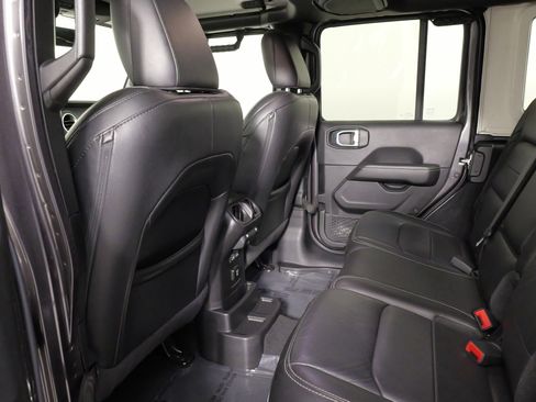 Used 2021 Jeep Wrangler Unlimited Sahara image 36