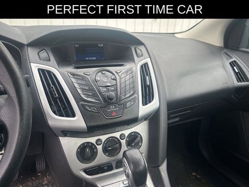 Used 2014 Ford Focus SE FWD image 12