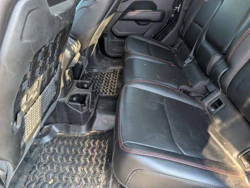Used 2021 Jeep Gladiator Rubicon AWD/4WD image 7