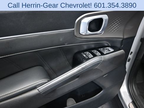 Used 2023 Kia Sorento SX AWD/4WD image 11