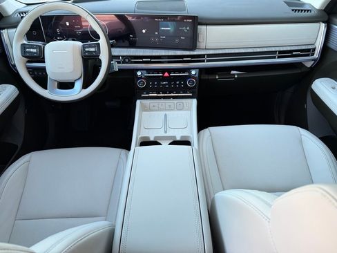 Used 2025 Hyundai Santa Fe Calligraphy image 8