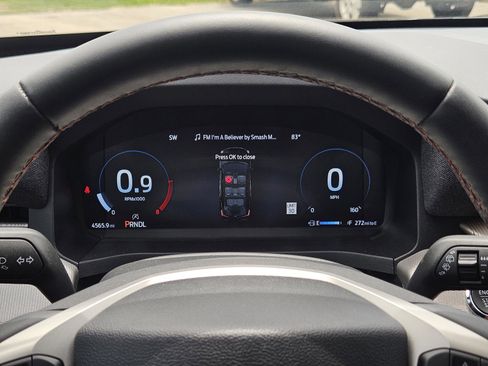 Used 2025 Ford Explorer Active RWD image 17