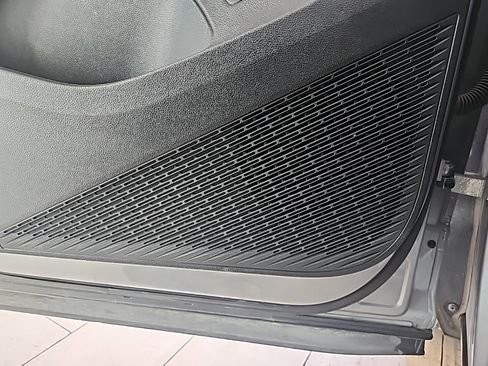 Used 2024 Volkswagen Atlas Cross Sport SE image 14