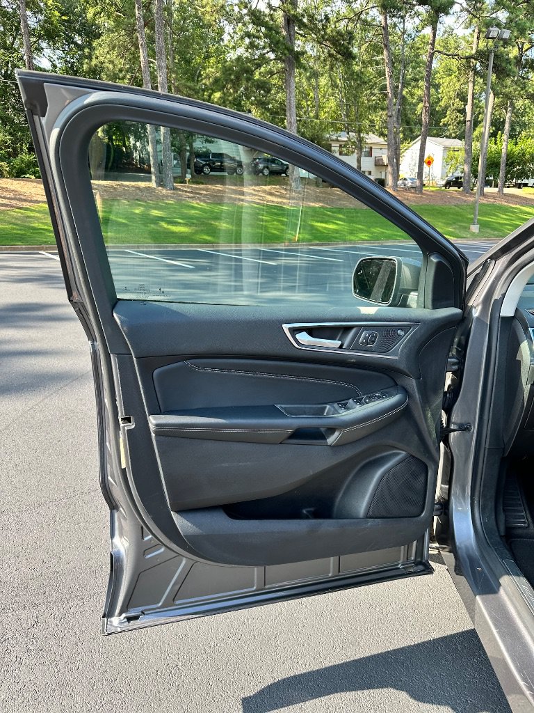 Used 2022 Ford Edge Titanium AWD/4WD image 10