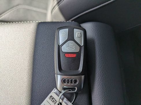 Used 2025 Audi Q5 e Premium Plus w/ Premium Plus Package AWD/4WD image 32