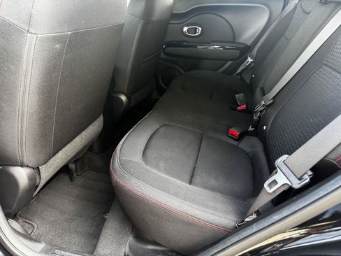Used 2016 Kia Soul + w/ Tarmac Special Edition FWD image 16
