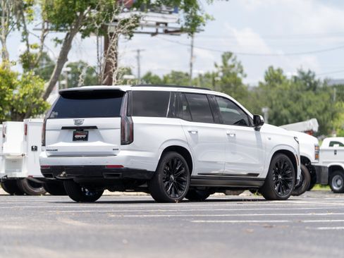 Used 2026 Cadillac Escalade Platinum Sport w/ LPO, ONYX Package AWD/4WD image 60