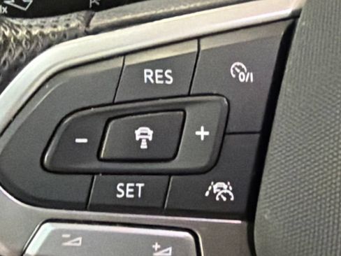 Used 2023 Volkswagen Atlas SEL Premium AWD/4WD image 22